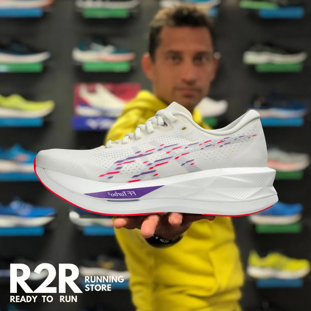 ASICS SONICBLAST 🔥
La SONICBLAST è la scelta ideale se cerchi una scarpa leggera ed elastica che ti aiuti a correre più velocemente.
👉 FF TURBO SQUARED SQUARED e FF BLAST MAX offrono appoggi morbidi e un’ammortizzazione potenziata, per aiutarti a correre più veloce e allenarti più intensamente
👉ASTROPLATE migliora la spinta in avanti, garantendo più fluidità ed efficienza durante l’allenamento.
👉 La suola ASICSGRIP migliora la trazione e il controllo, in modo da consentire di accelerare in modo fluido senza spendere energia.
Ti aspettano in STORE 🏬 & sul nostro SHOP ONLINE 🛍️
“Da chi corre per chi corre” 🏃♀️
#asics #sonicblast #asicsrunning #asicsaddict