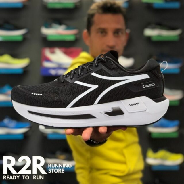 DIADORA CELLULA 2 

👉 Intersuola 30% più reattiva rispetto alla mescola leggera in EVA

👉 DROP: 5mm
👉 PESO: 305 gr
👉 gomma antiusura 

Vi aspetta da @readytorunstore.r2r e sul nostro SHOP ONLINE 🛍️

“Da chi corre, per chi corre” 🏃‍♀️

#diadora #running #cellula