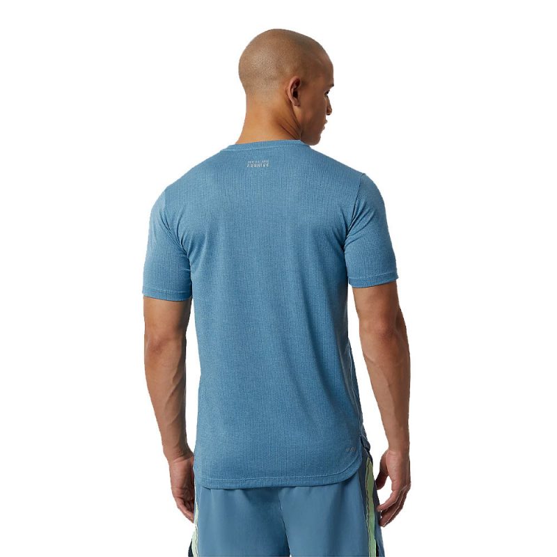 azzurro chiaro